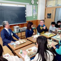姉崎だいこんハンバーグなど５品　市原食材の給食満喫　市制６０周年記念