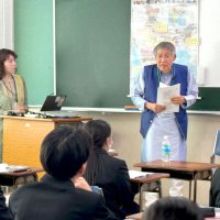 仕事へのやりがい語る　佐原高卒業生が特別授業