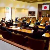 相次ぐ愚行募る不信　初心に戻り政治活動を　地方議員３人逮捕　【回顧２０２３　取材メモから】（下）