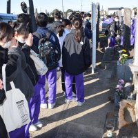 供養碑拝み災禍学ぶ　元禄地震の教訓次世代へ　長生中防災部