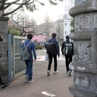 緊張本番「夢へ」全力　保護者見送りエール　３月４日合格発表　千葉県内公立高入試スタート