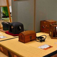 展示されているあんかなどの暖房器具