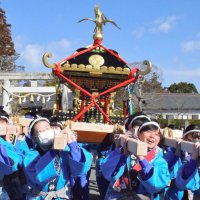 卒業の門出に中学生みこし担ぐ　白子中３年生「最高の思い出できた」　地元神社発案の計らい、後輩も出迎え