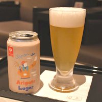 クラフトビールの名称は「Ｊａｐａｎ　Ａｒｉｇａｔｏ　Ｌａｇｅｒ」。缶絵柄にも、お米生産者への感謝を込めた
