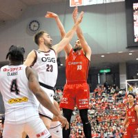 名将再建台風の目　三遠、中地区首位独走　