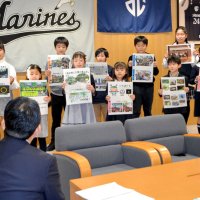 これからも自然守る　ビオトープコン最高賞受賞　稲毛二小の児童、市長へ報告
