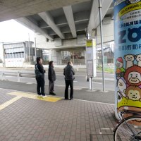 ようこそ市川へ　大町駅に愛らしい動物絵　北総線、動植物園最寄りをＰＲ