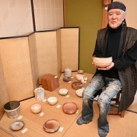 里山の春彩る１００点　７日まで　市原で鵜沢さん陶展