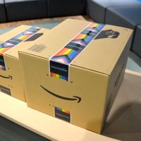 多様性尊重を表した虹色の特製テープ