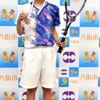 夏の大会で日本一目指す　ソフトテニスダブルス全国３位　池上陽太くん（１１）　【ひと模様】