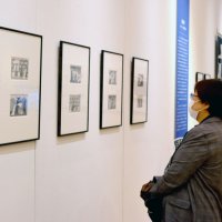 企画展「エドワード・ゴーリーを巡る旅」の会場風景