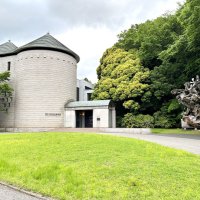 ５月死去　巨匠ステラ氏　世界観堪能して　佐倉　交流深めた川村記念美術館　国内最多収蔵　絵画の既成概念覆す