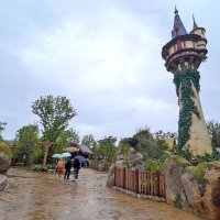 新テーマポート内の「塔の上のラプンツェル」ゾーン＝７日、浦安市の東京ディズニーシー
