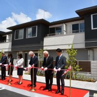 官民連携若年層受け入れ　多古　子育て支援住宅完成　町長「笑顔はじける場所に」