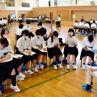 業界課題学び町活性化へ　茂原高生、地元企業と座談会