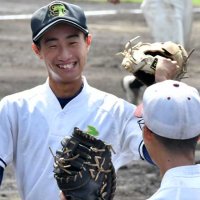４校連合３回戦へ　シード校敗退も　木更津総合・羽根２本塁打　第１０６回全国高校野球　千葉大会　第７日