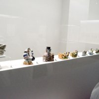 陶磁器製の鉢植え。終戦直後の日本から輸出された陶磁器は米国で人気が高かった
