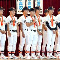 木更津総合ナインにエール　生徒ら８００人が壮行会　甲子園メンバー決定　第１０６回全国高校野球選手権