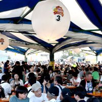 来場者でにぎわう会場