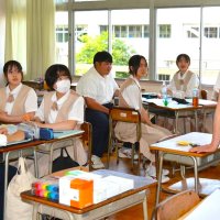 生の声に学び多く　大多喜高・教員基礎コース　卒業生からレクチャー