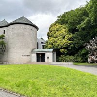 川村記念美術館、休館公表で“駆け込み”来館者増える　イベント予約制導入、送迎バス増便などで混雑に対応