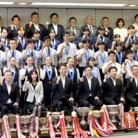 インハイＶ熊谷知事に報告　団体４、個人１１競技で頂点
