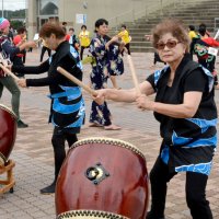 御宿会場を盛り上げた和太鼓の演奏や盆踊り