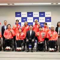 パラ活躍、熊谷知事に報告　メダリスト１０人、喜びの声