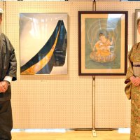 線描画と仏画独創的に　１３日まで杉山さん夫婦展　いすみ