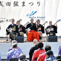 成田で弦まつり開幕　参道に響く三味線の調べ