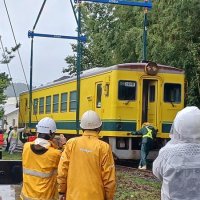 【動画あり】いすみ鉄道、脱線車両の移動開始　