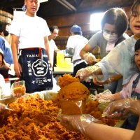 昨年の２倍以上の来場者！　老舗の香りに長蛇の列、ヤマニ味噌で蔵まつり　佐倉