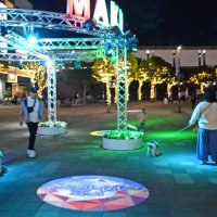 幕張イルミ、夜を彩る　レインボーサークル初登場　来年１月末まで