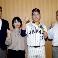 千葉・幕張中３年石毛投手　「メジャー挑戦したい」　野球Ｕ－１５Ｗ杯制覇を報告