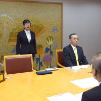 詩吟で全国優勝、船橋在住大友さん　市役所で吟詠披露　来春から教員に「子どもたちに魅力伝えたい」　