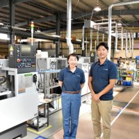 宮崎社長（右）と島津取締役