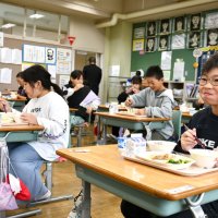オーガニック給食に笑顔　多古町、小中・園で試験実施