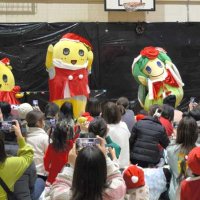 【動画あり】メリクリなっしー！　ふなっしーサンタがサプライズ登場　船橋　児童ホームのクリスマス会　【師走スケッチ２０２４】