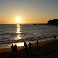 午前７時すぎにはすっかり顔を出し、一帯を強く照らした太陽＝１日、銚子市
