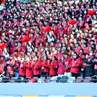 応援席、感謝の拍手鳴り止まず　全力プレーに「胸張って」　流通経大柏が準優勝　第１０３回全国高校サッカー選手権