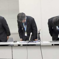 【速報】「魔が差した」「励ましのつもり」児童生徒の体触る　小学校、高校の教諭２人を免職処分　千葉県教委