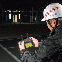 暗視機能付きカメラを備えたドローンを飛ばし、行方不明者を捜索する訓練も行った
