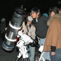 見上げてごらん冬の夜空　満天の星に心躍らせ　いすみで観望会