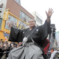 豊昇龍関が“日本のふるさと”柏でパレード　横綱昇進「応援のおかげ」　２万５千人が祝福
