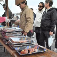 海の幸てんこ盛り　６年ぶり開催、漁村活況　御宿・岩和田みなと祭り