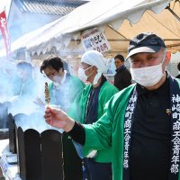 神崎「酒蔵まつり」盛況　老舗蔵元巡り、飲み比べ　限定酒販売、見学も人気