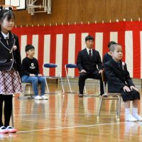 思い出いくつできるかな？　閉校まで１年の興津小で入学式　勝浦