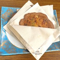 「ＴＡＴＥＹＡＭＡ　ＢＡＳＥ」が考案した「館山さんがせんべい」