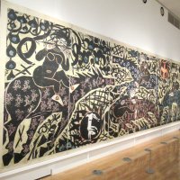 力強い線と大胆な構図で知られる棟方志功の作品も