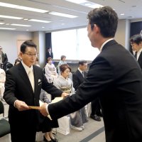 千葉県庁で叙勲・褒章伝達式　地域社会への貢献に感謝